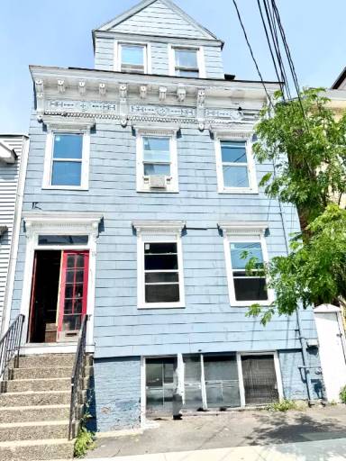 Main picture of 5 West St