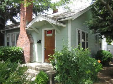 Main picture of 225 N Holly St