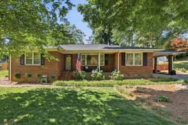 Main picture of 1338 Northwood Cir NE