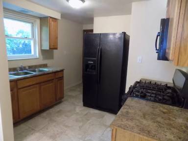 Main picture of 2320 Manor Ave