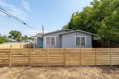 Main picture of 1803 Burnet St