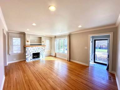 Main picture of 1150 S Marion Ave