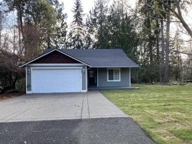 Main picture of 620 E Wood Ln