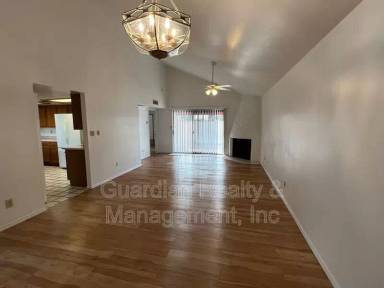 Main picture of 15020 N 40th St