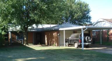 Main picture of 260 NW 80th St