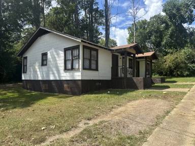 Main picture of 301 W Lula St