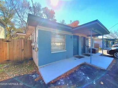 Main picture of 2840 Cook St