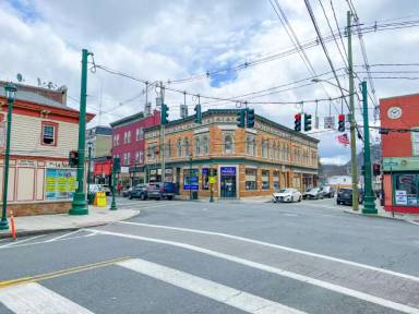 Main picture of 4 Main St