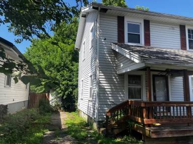 Main picture of 65 E Maplewood Ave