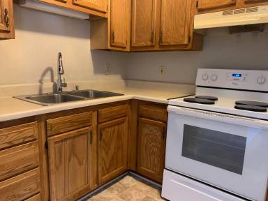 Main picture of 301 W Watts St