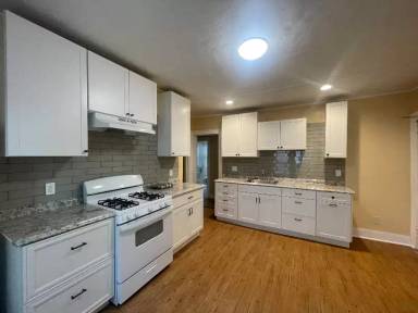 Main picture of 117 Enfield St