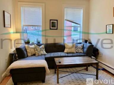 Main picture of 44A Joy St
