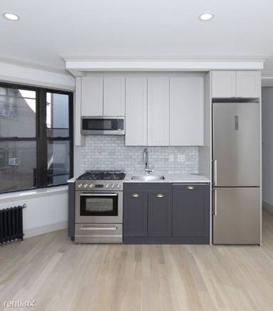 Main picture of 199 W 10th St