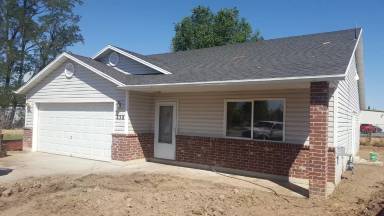 Main picture of 230 W 175 N