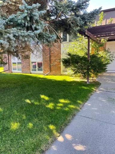 Main picture of 1921 14th Ave S
