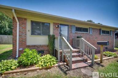 Main picture of 216 Matt Ln