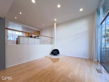 Main picture of 4280 W Kling St