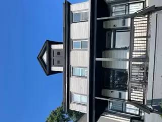Main picture of 579 Gilbert St