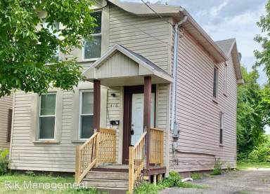 Main picture of 416 Maple St