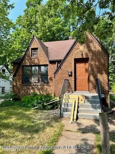 Main picture of 231 Center St