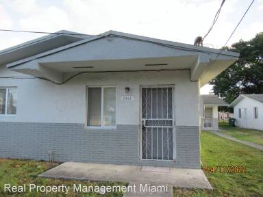 Main picture of 2401 NW 82nd St