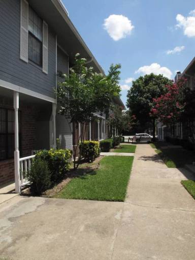 Main picture of 929 W Hickory St