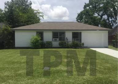 Main picture of 8726 Guinevere St