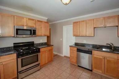Main picture of 74 Thornton St