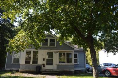 Main picture of 221 Campus Ave