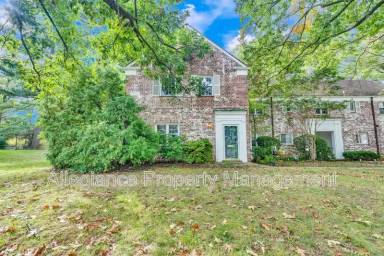 Main picture of 1012 Valley Dr