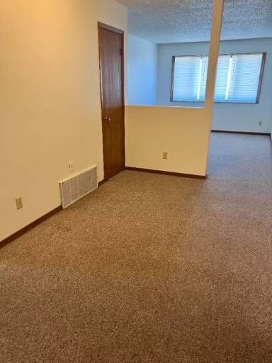 Main picture of 365 Ellis Ave