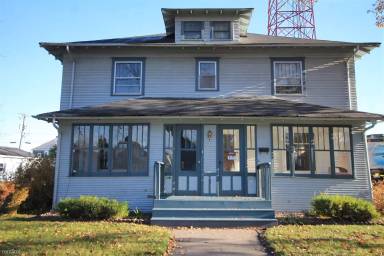 Main picture of 912 N 4th St