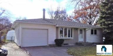 Main picture of 8011 Maplewood Dr