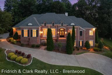 Main picture of 9 Crooked Stick Ln