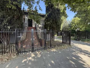 Main picture of 218 5th St