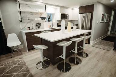 Main picture of 1120 N Oakley Blvd