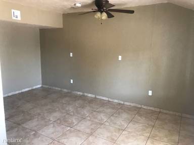 Main picture of 902 E Brinker Dr