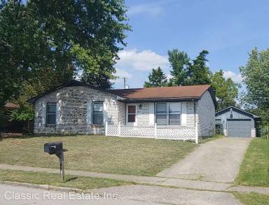 Main picture of 320 S Eagle Creek Dr