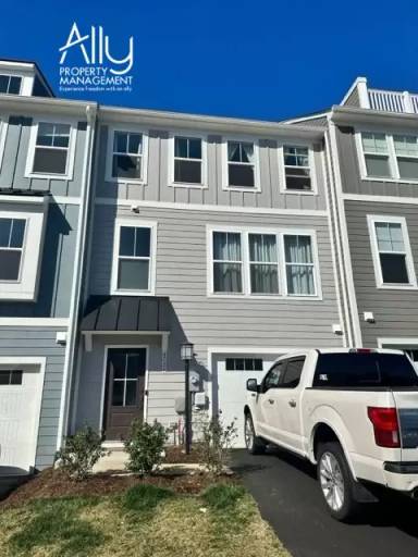 Main picture of 4724 Loyola Way