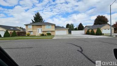 Main picture of 4411 Sinai Dr
