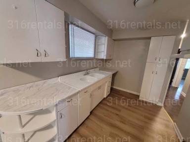 Main picture of 1506 N Waco Ave