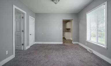 Main picture of 614 7th Ave