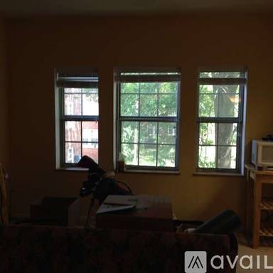 Main picture of 1742 N Rhodes St