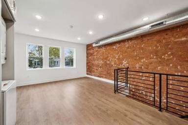 Main picture of 2534 S 61st St