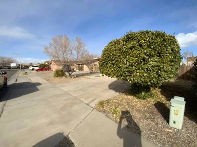 Main picture of 8709 Suncrest Ave SW
