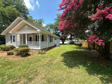 Main picture of 306 Chinquapin Rd