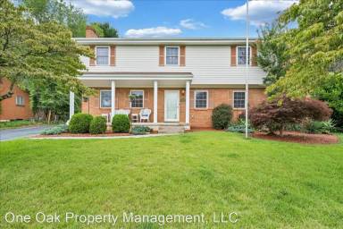 Main picture of 960 Norbourne Ave