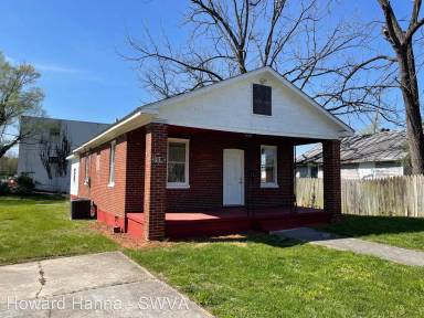 Main picture of 2716 Centre Ave NW