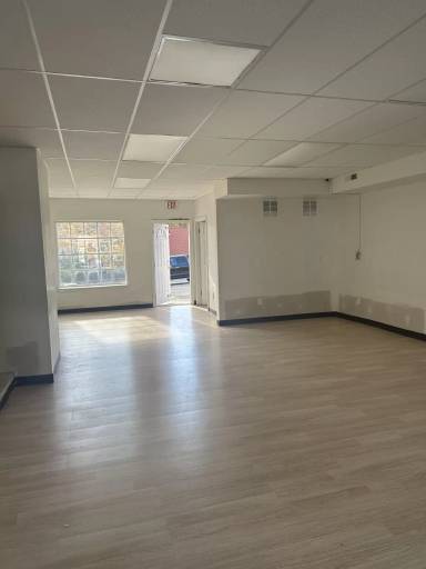 Main picture of 3356 E Main St