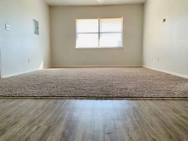 Main picture of 839 East Dr